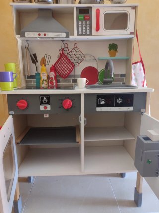 Cocinita de madera para niños