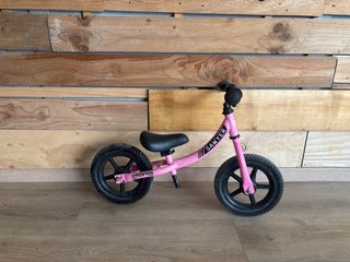 Bicicleta de equilibrio rosa Sawyer