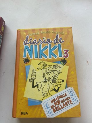 Diario de Nikki 1: Crónicas de una vida muy poc...