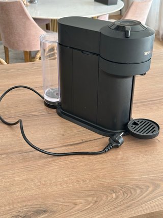Cafetera Nespresso Vertuo Negra