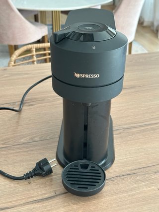 Cafetera Nespresso Vertuo Negra
