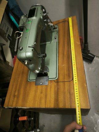 Máquina de coser Refrey Transforma con mueble