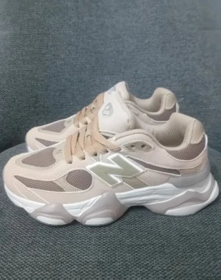 New Balance 9060 Beige/Marrón