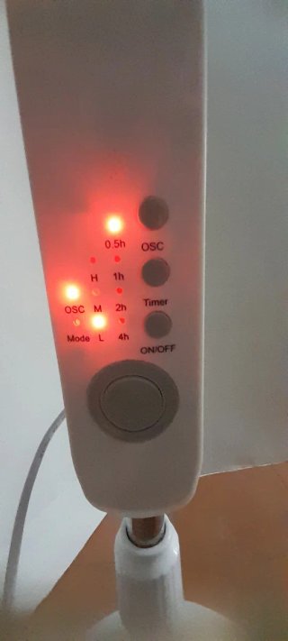 Ventilador de pie blanco