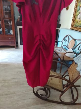 Vestido fiesta rojo con pedrería