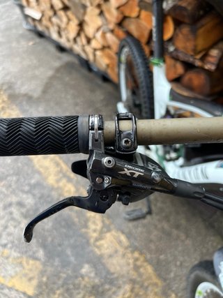 Bicicleta de Enduro Canyon Blanca