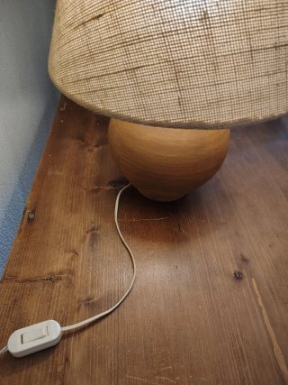 Lámpara de mesa rústica pie de barro