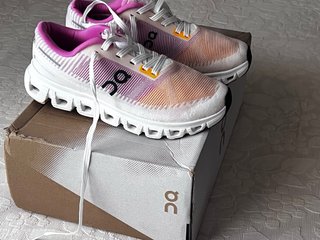 Zapatillas On Cloud Mujer Beige/Rosa