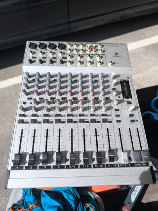 Behringer Eurorack MX1604A Mezclador
