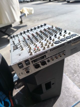 Behringer Eurorack MX1604A Mezclador