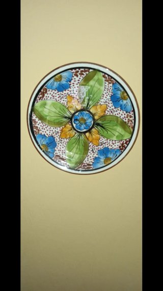 Plato decorativo floral pintado a mano