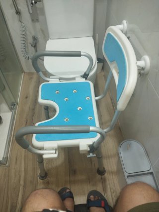 Silla de ducha con asas y respaldo