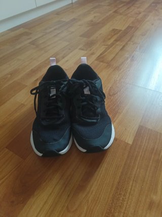 Zapatillas Puma Negras y Rosas