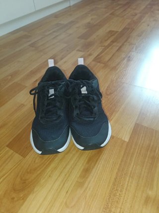 Zapatillas Puma Negras y Rosas