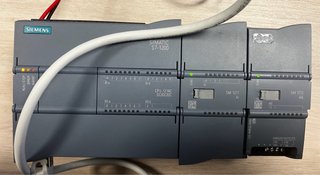 Siemens S7-1200 CPU 1214C DC con 2 módulos AQ/AI