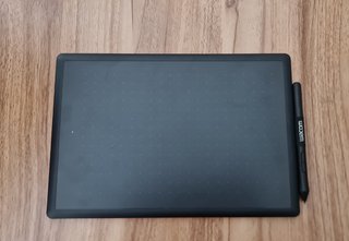 Tableta gráfica One by Wacom M (Negra)