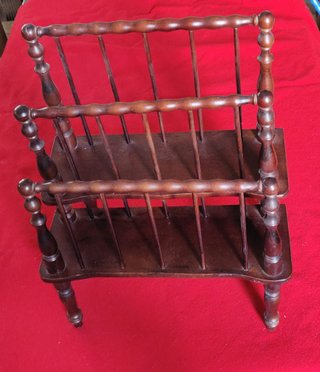 Revistero de madera vintage