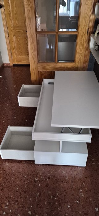 Mesa de comedor de madera