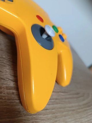 Mando Amarillo. Excelente estado. Nintendo 64