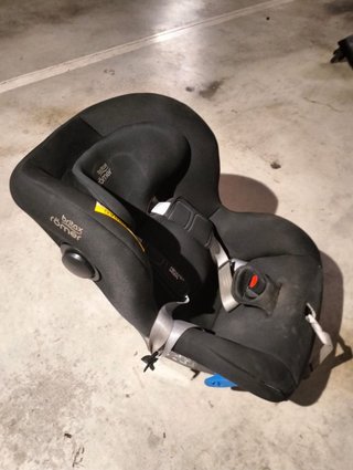 Silla de coche Britax Römer. Tengo dos iguales .