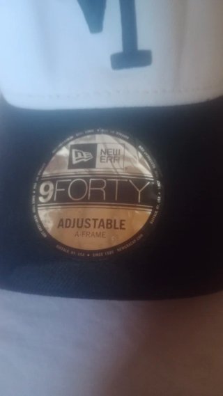 Gorra New Era 9Forty LA Blanca y Negra