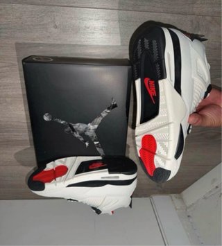 Jordan Retro 4 Blancas y Negras