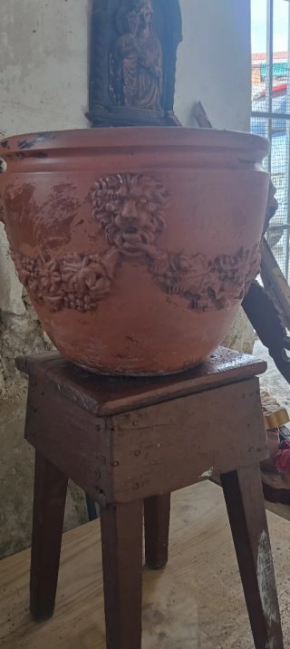 Macetero Terracota Vintage Estilo Modernista