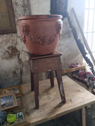 Macetero Terracota Vintage Estilo Modernista
