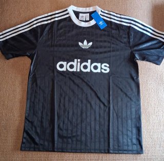 Camiseta Adidas XL Negra y Blanca Nueva
