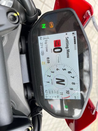 Ducati Monster 937 Roja/Negra