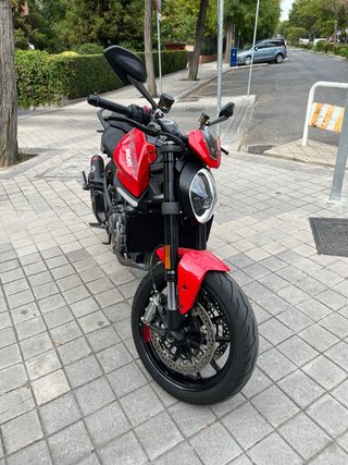 Ducati Monster 937 Roja/Negra