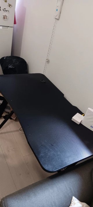Silla Gamer Negra y Roja + Escritorio