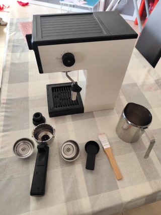 Cafetera Solac con accesorios