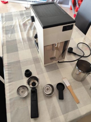 Cafetera Solac con accesorios