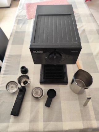 Cafetera Solac con accesorios