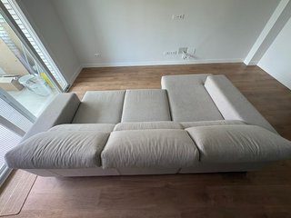 Sofá chaise longue color beige