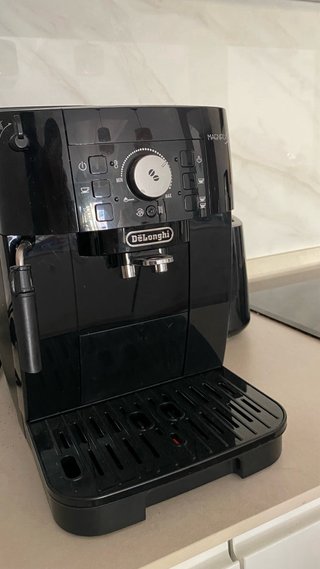 Cafetera Superautomática DeLonghi Magnifica s