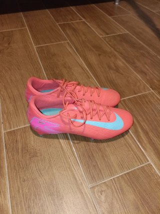Zapatillas Nike Futbol Rosas y Turquesa