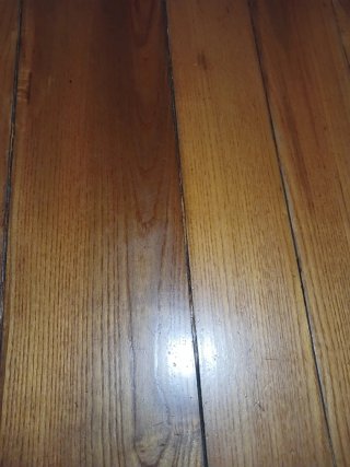 Mesa artesanal de madera