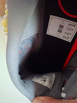 Zapatillas Total 90 Talla 45 Gris/Rojo