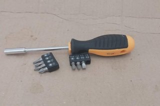Destornillador con puntas intercambiables