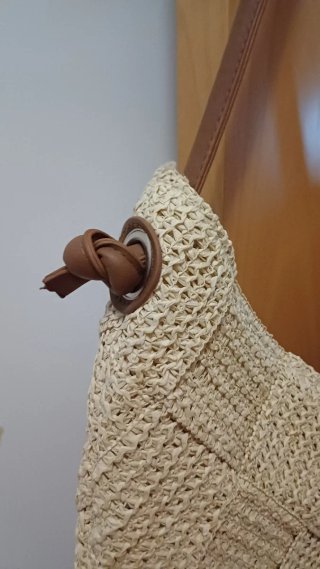 Bolso de rafia beige con asas marrones – Nuevo