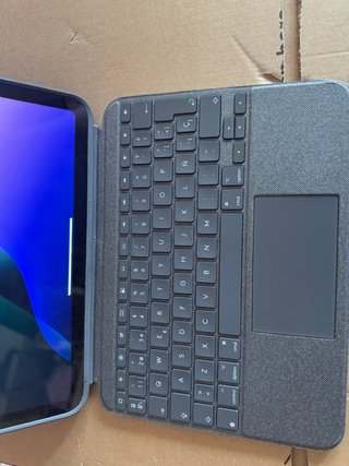 Funda Teclado Logitech Combo Touch iPad 10 Gen A16