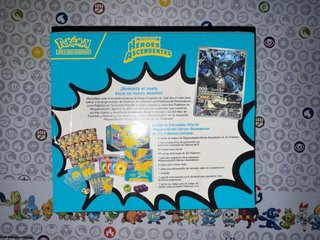 Pokemon Caja Entrenador Élite Héroes Ascendentes
