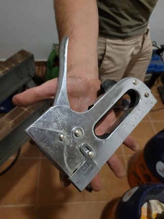 Grapadora tapicero manual