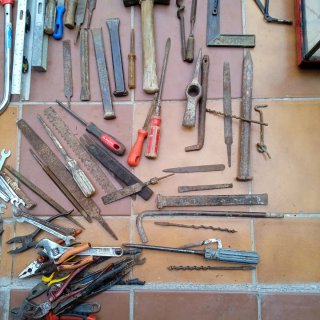 Lote de herramientas manuales
