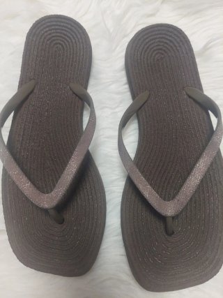 Chanclas marrones