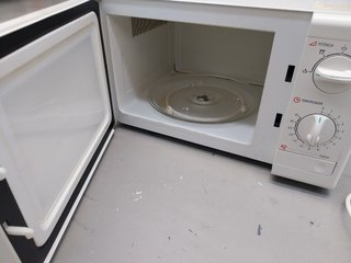 MICROONDAS BLANCO METÁLICO 1200W