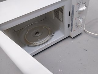 MICROONDAS BLANCO METÁLICO 1200W