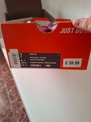 Zapatillas Nike Total 90 Talla 40 color granate